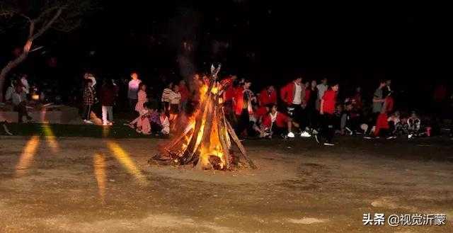 观音山上  白天夜晚嗨起来